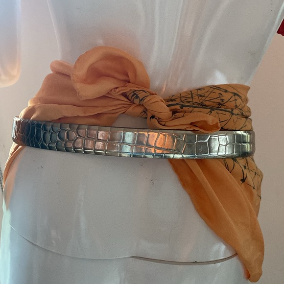 Vintage 90s Adjustable Metallic Silver Exotic Crocodile Italian Leather Belt - Picture 2 of 9